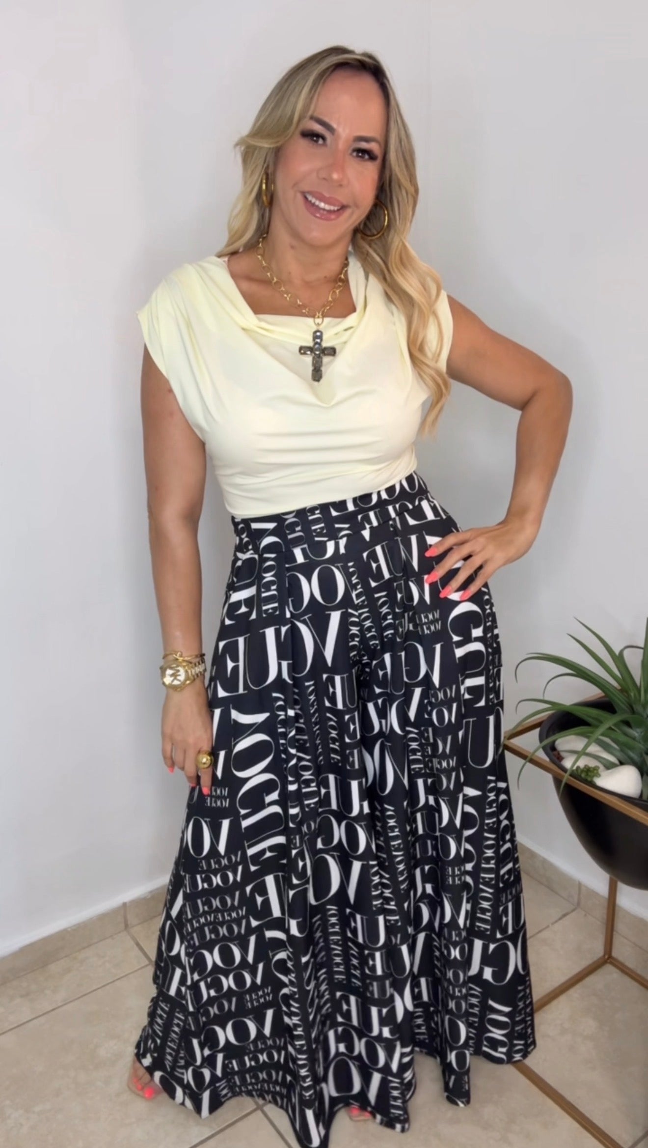 Banana Elegant Basic Blouse