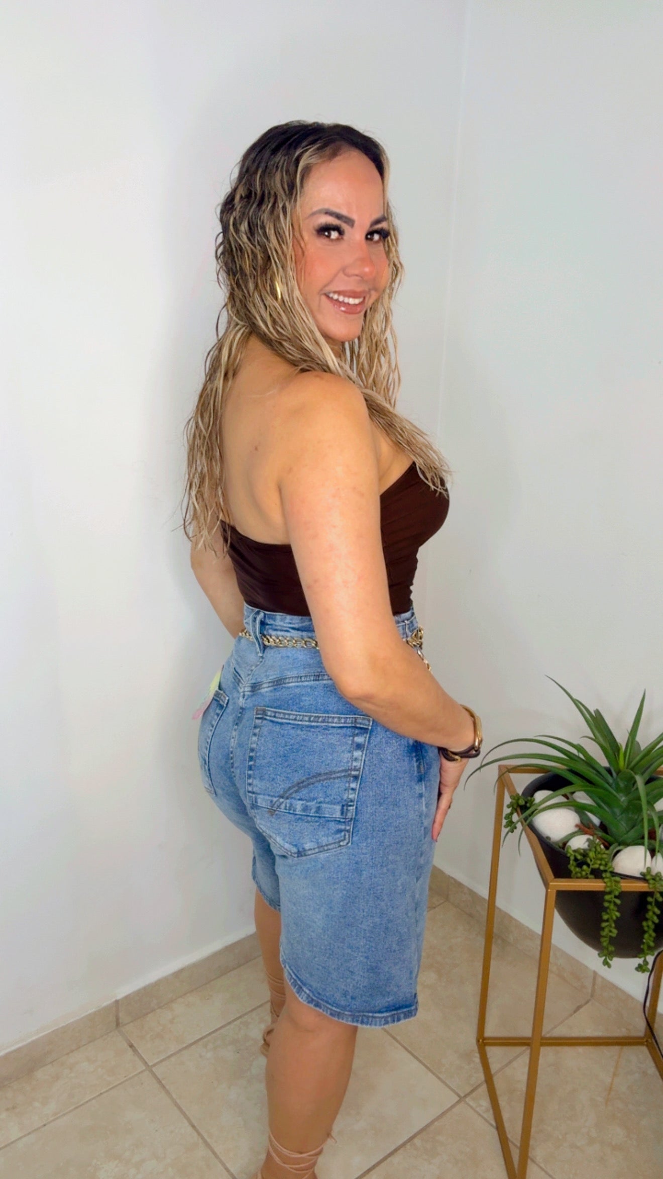 Brown Tube Crop