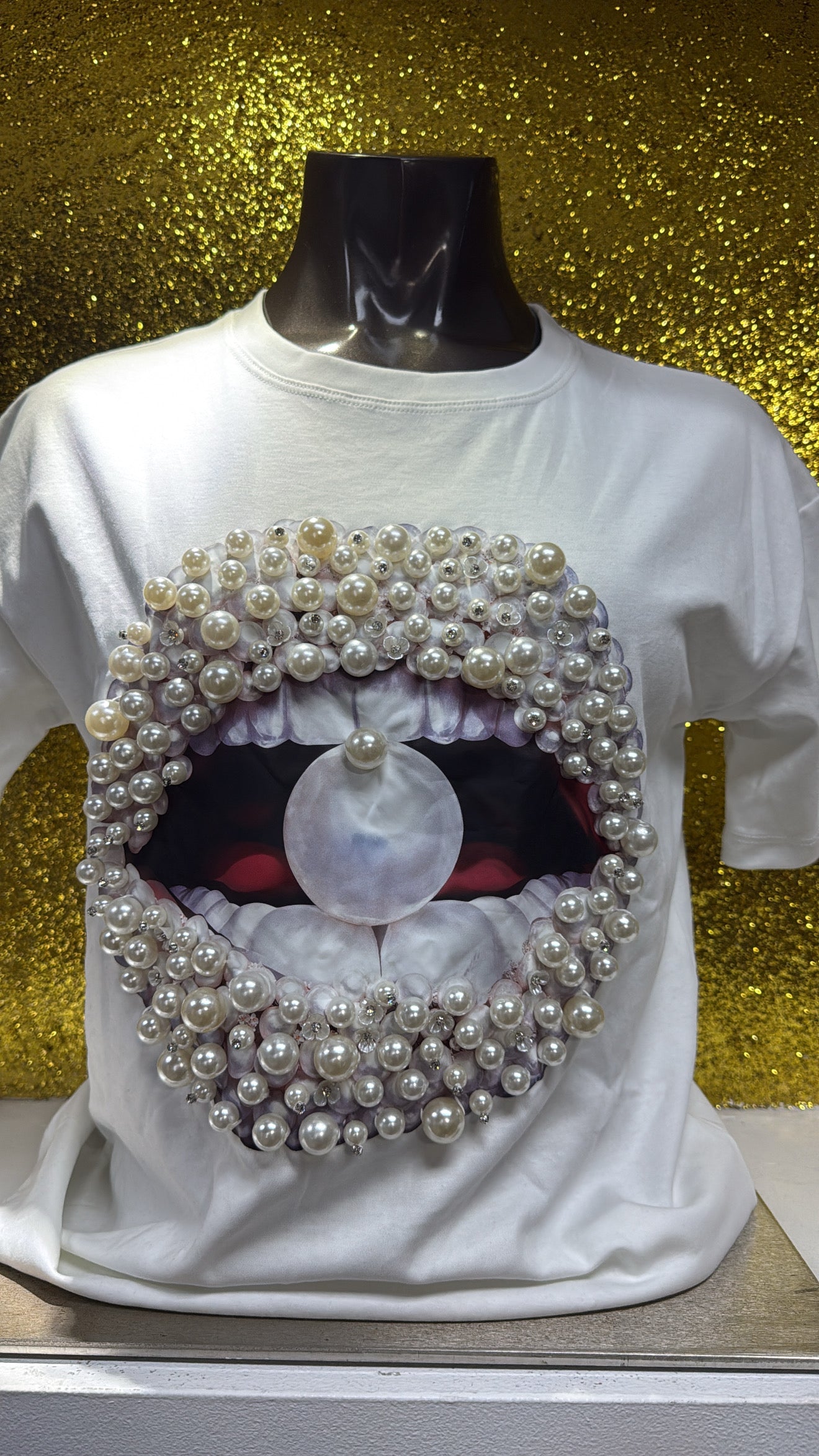 Kiss T-Shirt In Pearls