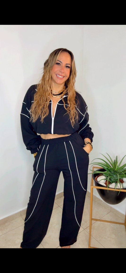 Black And White Travel Set