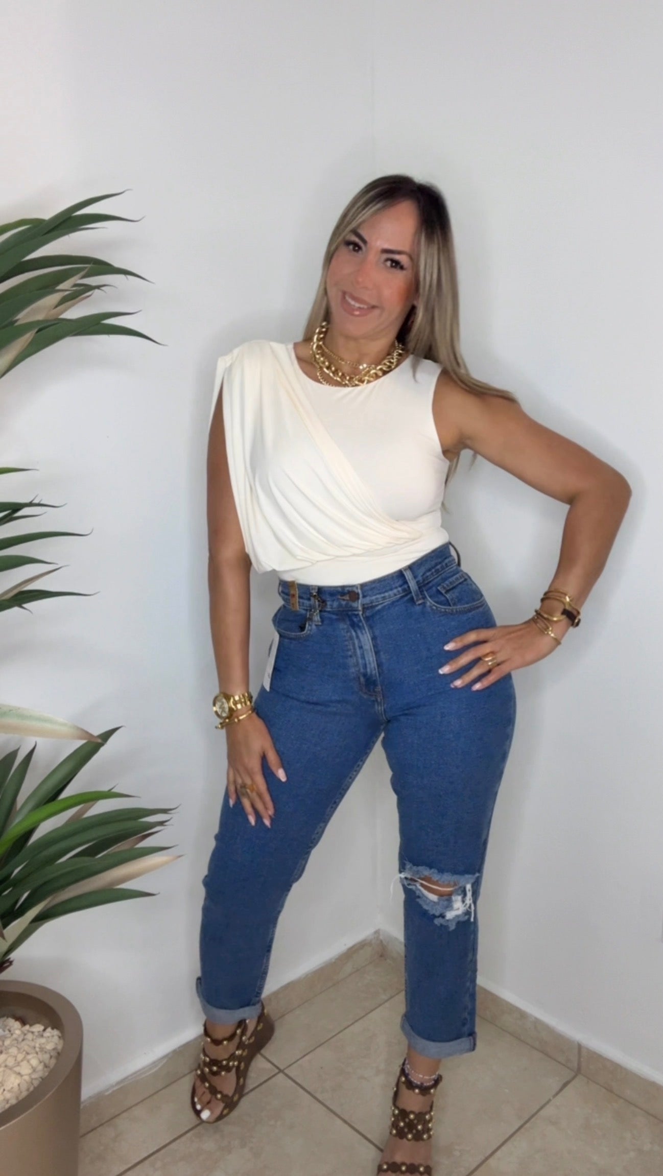 Mom Jeans VIBRANT (VENTA FINAL) Tengo Puesto Talla 7