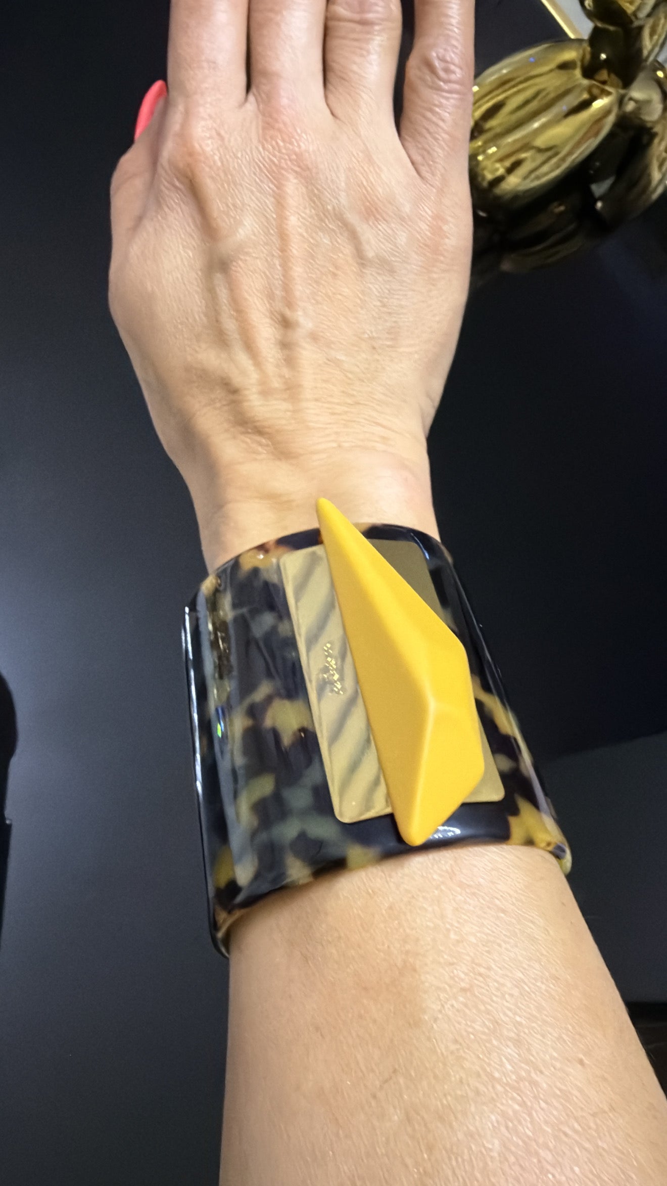 Cuff En Recina Italiana Cheetah Bano en Oro
