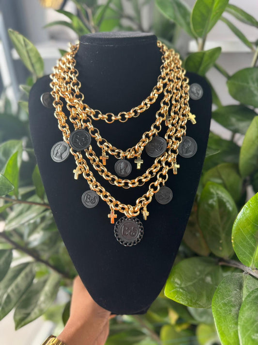 Collar Multicadenas Oro Monedas Negras